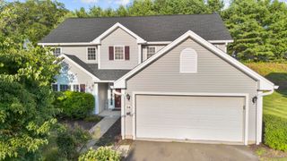45 Pocono Lane 38, Danbury, CT 06810