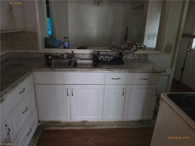 821 Broad Avenue, Greensboro, NC 27406