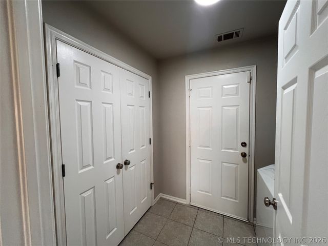 10766 E 121st Street North N, Collinsville, OK 74021