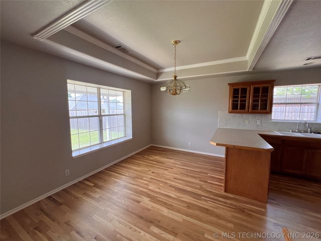 10766 E 121st Street North N, Collinsville, OK 74021