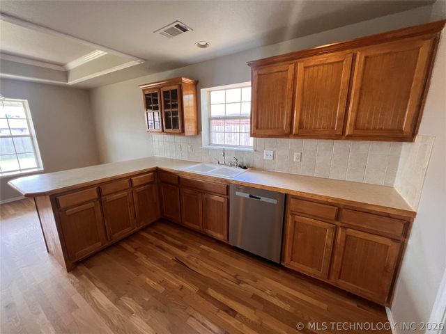 10766 E 121st Street North N, Collinsville, OK 74021