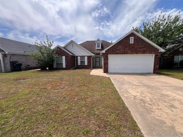 10766 E 121st Street North N, Collinsville, OK 74021