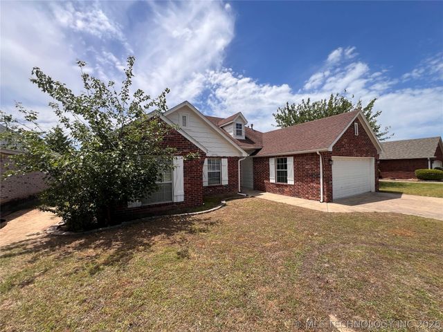 10766 E 121st Street North N, Collinsville, OK 74021