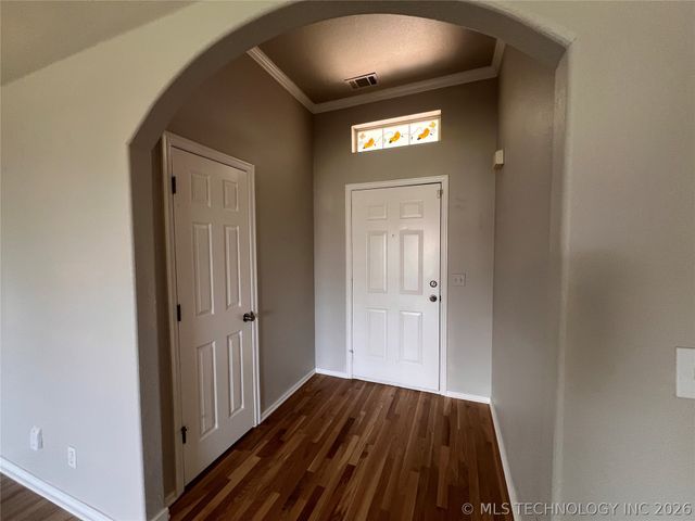 10766 E 121st Street North N, Collinsville, OK 74021