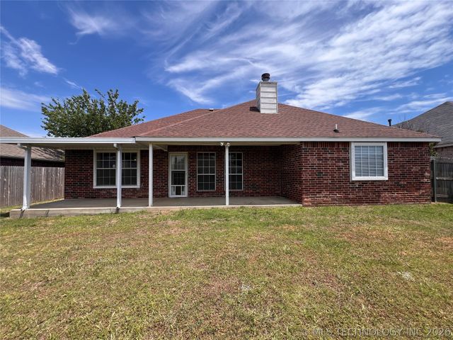 10766 E 121st Street North N, Collinsville, OK 74021