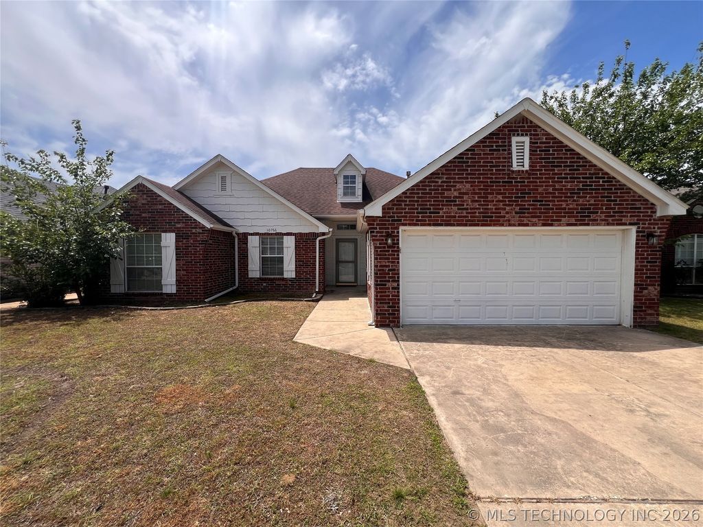 10766 E 121st Street North N, Collinsville, OK 74021
