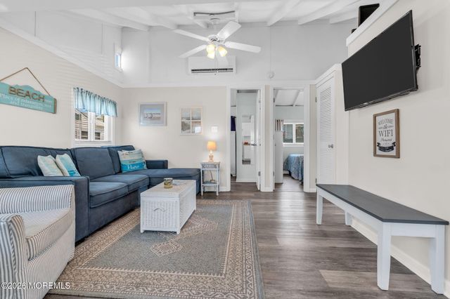15 E Bayberry Way, Lavallette, NJ 08735
