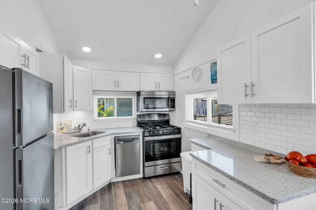 15 E Bayberry Way, Lavallette, NJ 08735