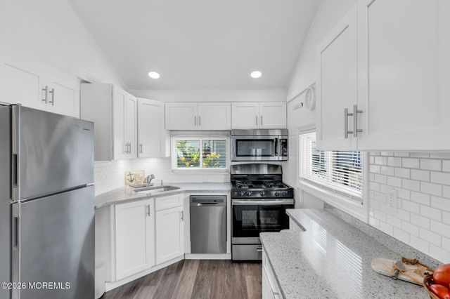 15 E Bayberry Way, Lavallette, NJ 08735