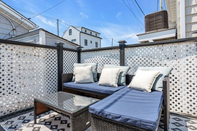 15 E Bayberry Way, Lavallette, NJ 08735