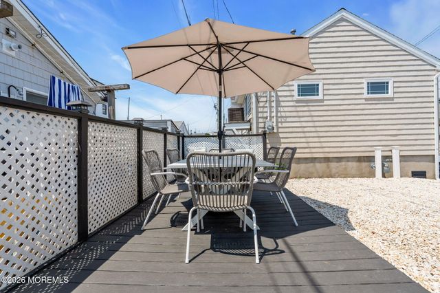 15 E Bayberry Way, Lavallette, NJ 08735