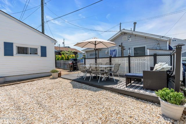 15 E Bayberry Way, Lavallette, NJ 08735