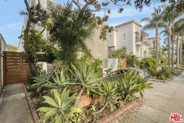 1507 Berkeley Street, Santa Monica, CA 90404