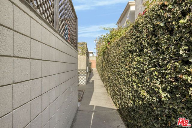 1507 Berkeley Street, Santa Monica, CA 90404