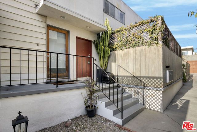 1507 Berkeley Street, Santa Monica, CA 90404