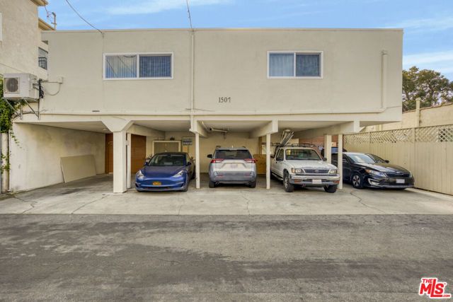 1507 Berkeley Street, Santa Monica, CA 90404