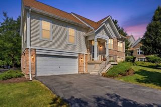 5560 Cambridge Way, Hanover Park, IL 60133