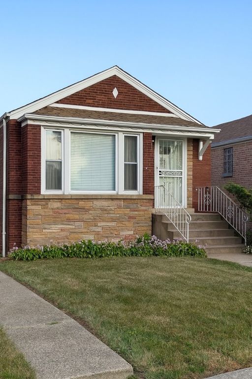 10104 S Prairie Avenue, Chicago, IL 60628