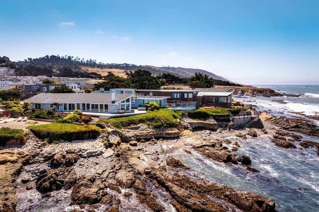 1999 Sherwood Drive, Cambria, CA 93428