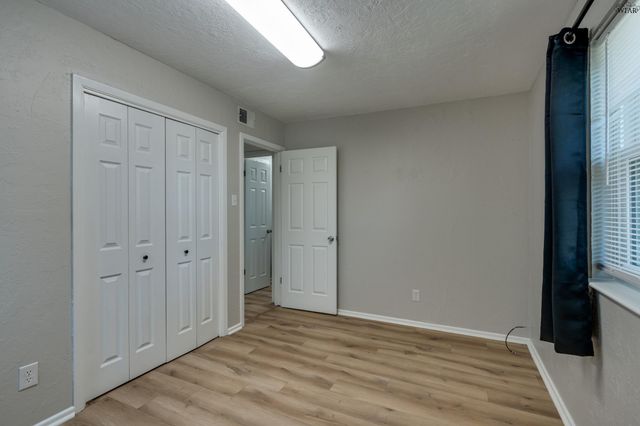 1107 W LOUISA AVENUE, Iowa Park, TX 76367