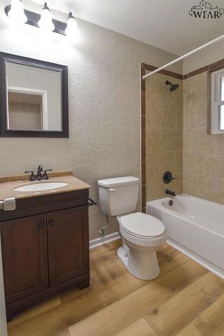 1107 W LOUISA AVENUE, Iowa Park, TX 76367