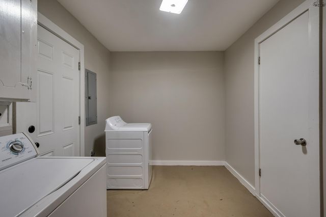 1107 W LOUISA AVENUE, Iowa Park, TX 76367