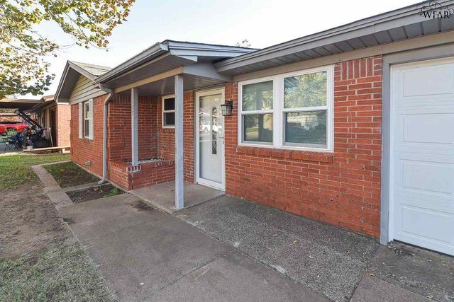 1107 W LOUISA AVENUE, Iowa Park, TX 76367
