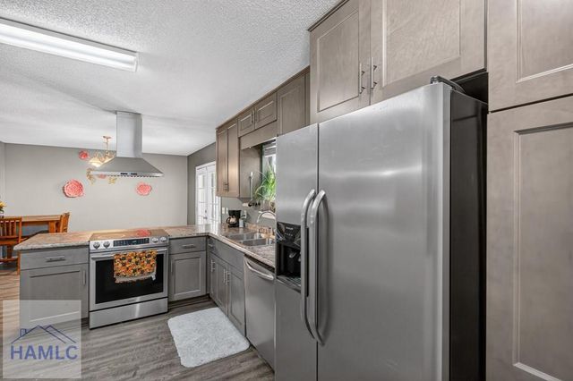 204 Honeylane Circle, Hinesville, GA 31313