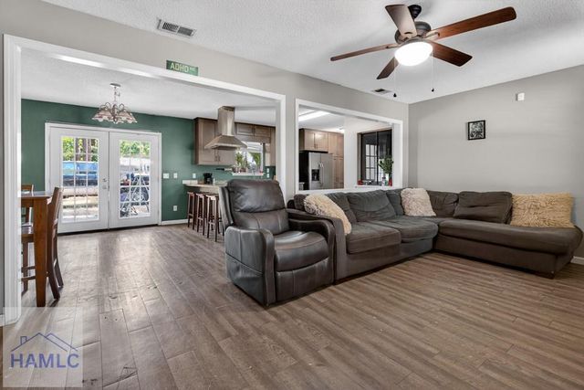 204 Honeylane Circle, Hinesville, GA 31313