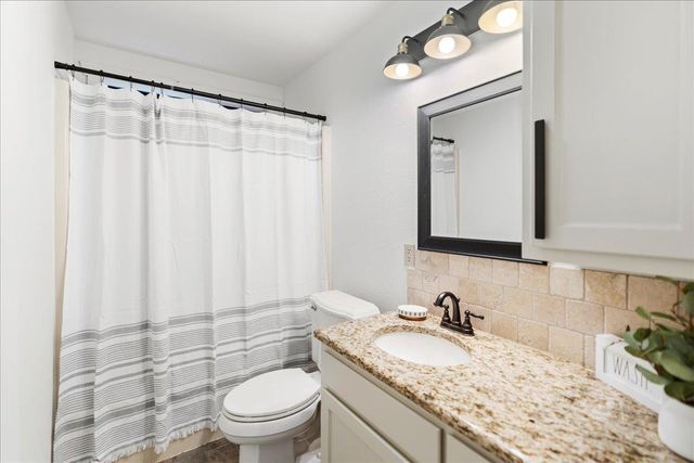 1401 Avenida Serena, Marble Falls, TX 78654
