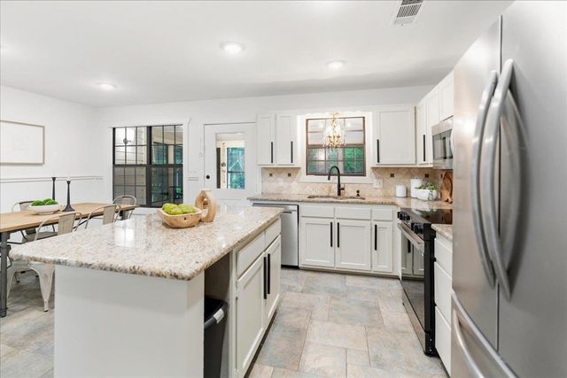 1401 Avenida Serena, Marble Falls, TX 78654