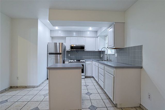 4505 College View Drive, Dayton, OH 45417
