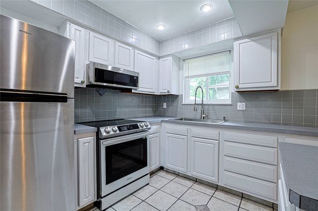 4505 College View Drive, Dayton, OH 45417
