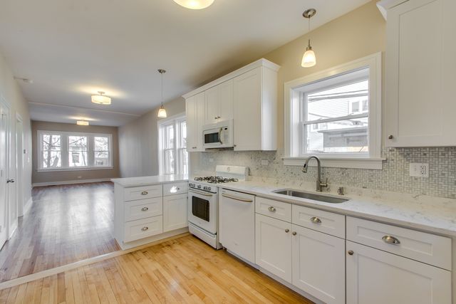 2761 W Saint Mary Street 1, Chicago, IL 60647