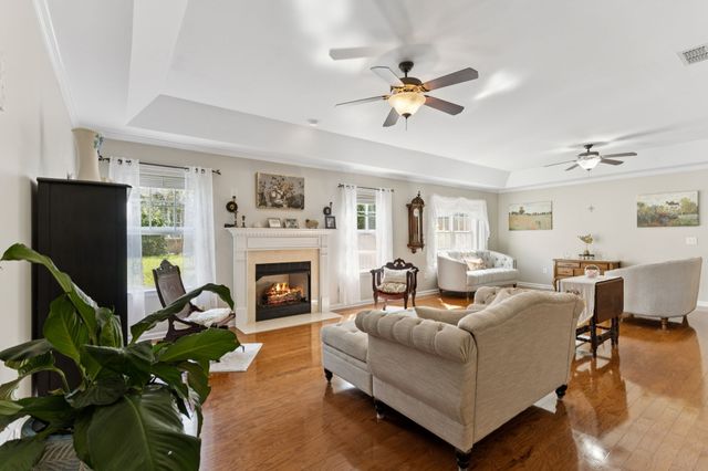 644 Village Green Cir, Murfreesboro, TN 37128