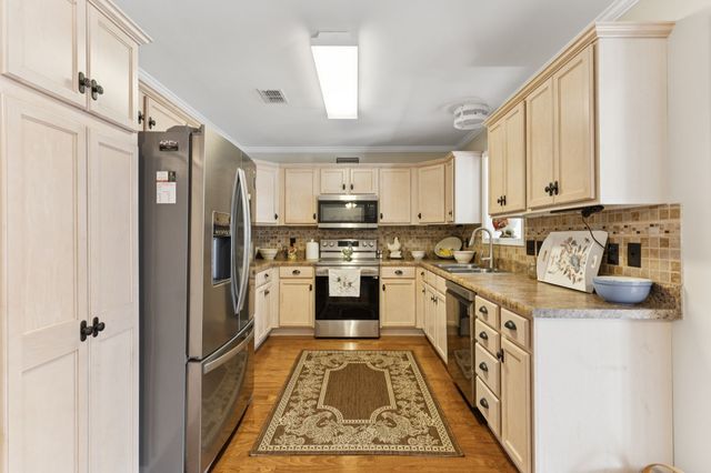 644 Village Green Cir, Murfreesboro, TN 37128