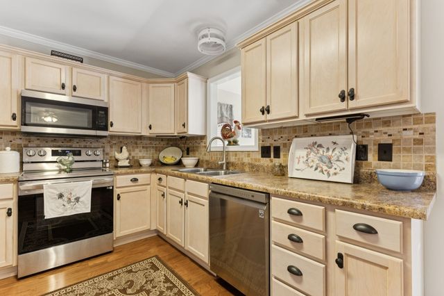 644 Village Green Cir, Murfreesboro, TN 37128