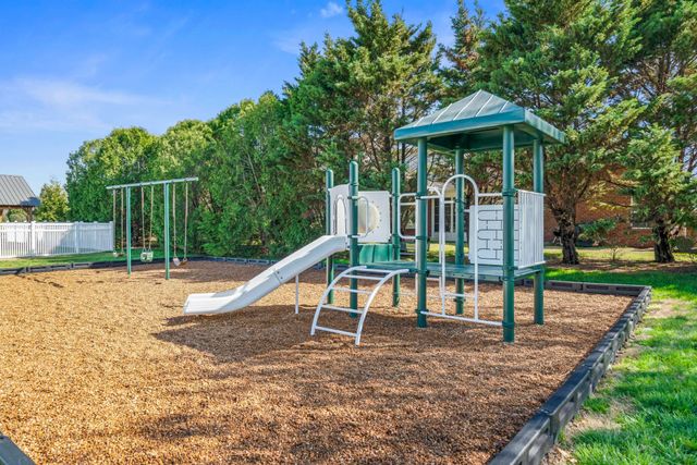 644 Village Green Cir, Murfreesboro, TN 37128