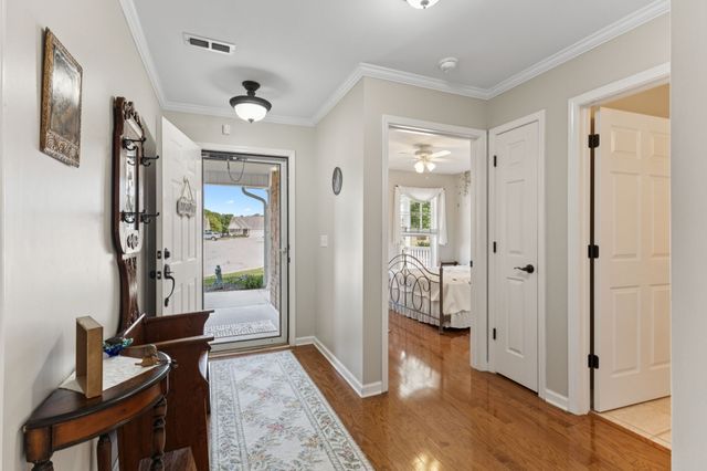 644 Village Green Cir, Murfreesboro, TN 37128