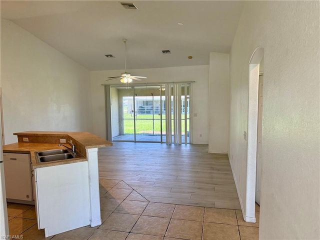 544 SE 7th ST, Cape Coral, FL 33990