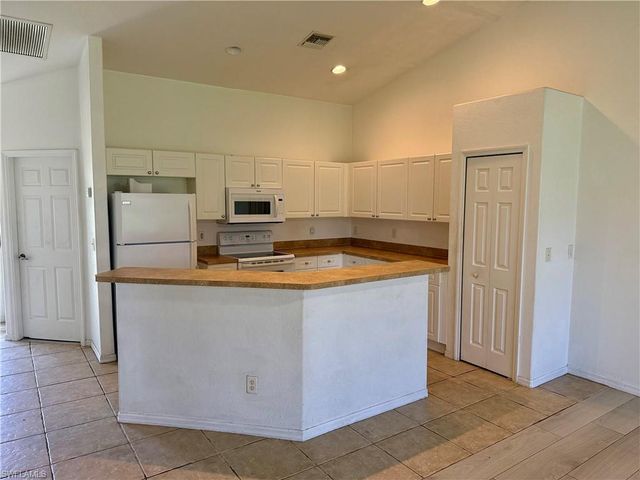 544 SE 7th ST, Cape Coral, FL 33990
