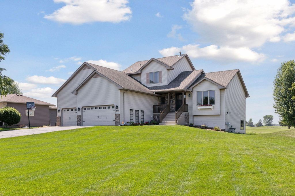 29102 Golf Lane, Lindstrom, MN 55045