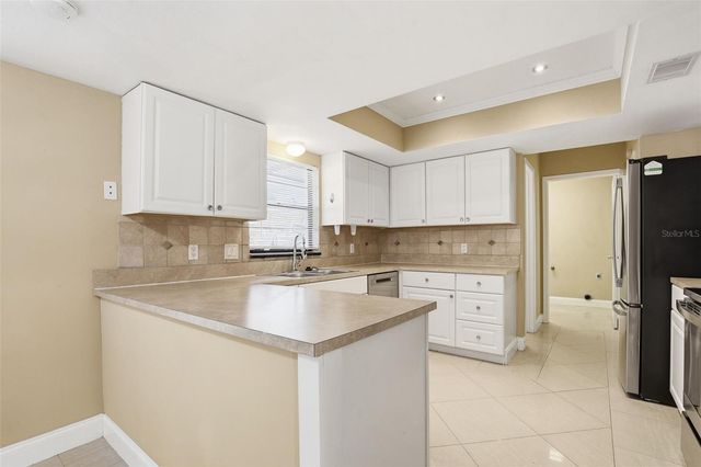 15908 BRIDGEWATER LANE, Tampa, FL 33624