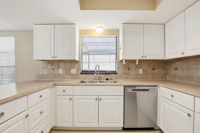 15908 BRIDGEWATER LANE, Tampa, FL 33624