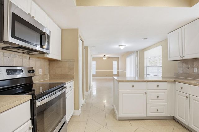 15908 BRIDGEWATER LANE, Tampa, FL 33624