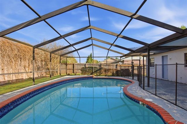 15908 BRIDGEWATER LANE, Tampa, FL 33624