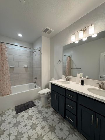 176 N Ocean Court, Tulare, CA 93274