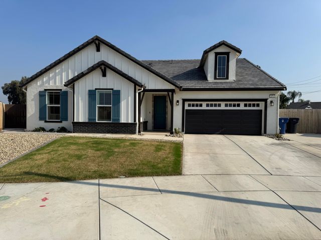 176 N Ocean Court, Tulare, CA 93274