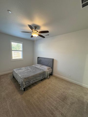 176 N Ocean Court, Tulare, CA 93274