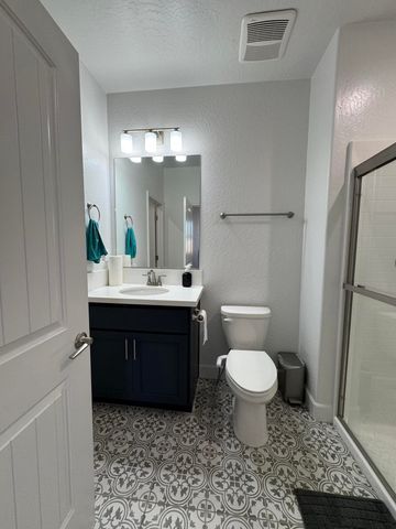 176 N Ocean Court, Tulare, CA 93274